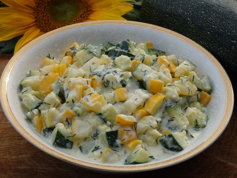 Cukinia duszona z koperkiem