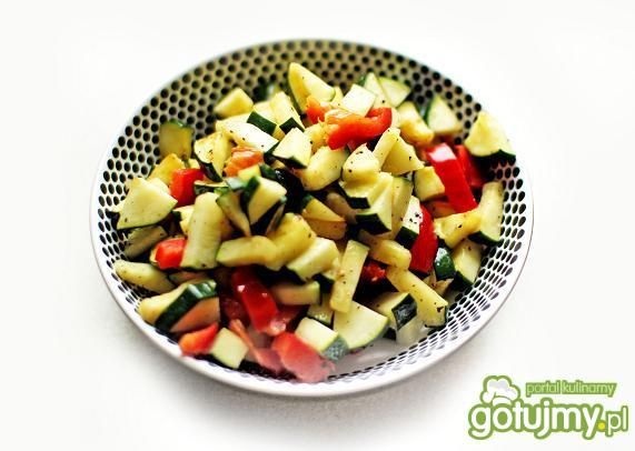 Cukinia duszona z papryką  Cukinia duszona z papryką