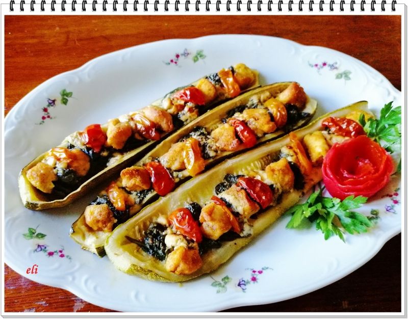 Cukinia Eli z kurczakiem, szpinakiem i serem