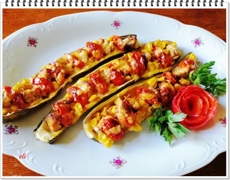 Cukinia Eli z mielonymi i kukurydzą Cukinia Eli z mielonymi i kukurydzą