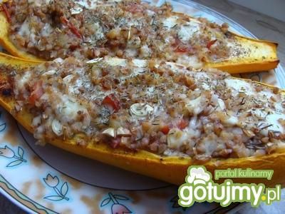 Cukinia faszerowana kaszą gryczaną Cukinia faszerowana kaszą gryczaną