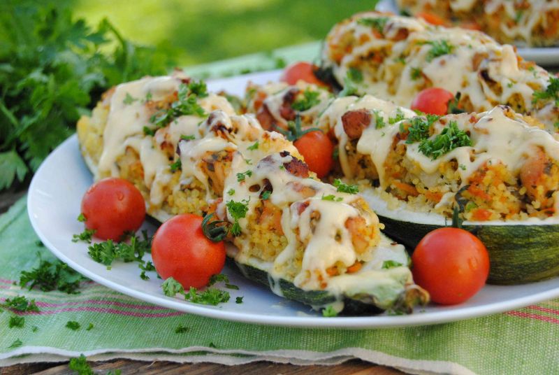 Cukinia faszerowana kaszą jaglaną Cukinia faszerowana kaszą jaglaną
