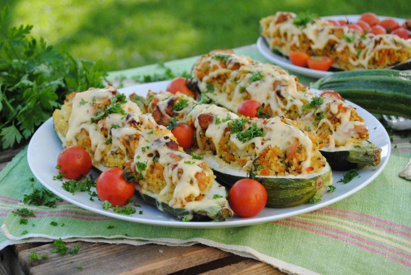 Cukinia faszerowana kaszą jaglaną Cukinia faszerowana kaszą jaglaną