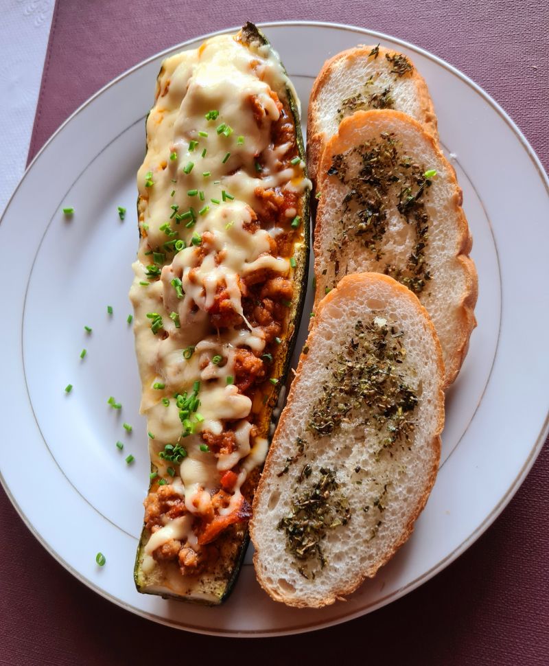 Cukinia faszerowana mięsem mielonym