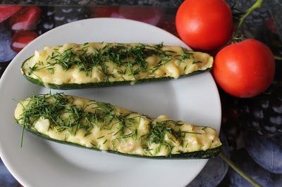 Cukinia faszerowana quinoa i pieczarkami