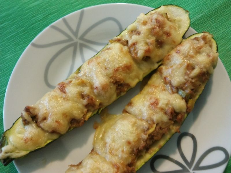 Cukinia faszerowana tuńczykiem Cukinia faszerowana tuńczykiem