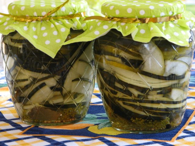 Cukinia marynowana w occie Cukinia marynowana w occie