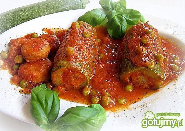 Cukinia nadziewana mięsem  w pomidorach Cukinia nadziewana mięsem  w pomidorach