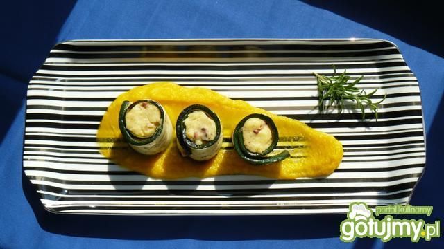 Cukinia nadziewana na puree marchwiowym Cukinia nadziewana na puree marchwiowym