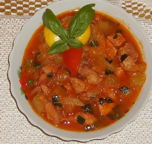 Cukinia w sosie pomidorowo-bazyliowym Cukinia w sosie pomidorowo-bazyliowym