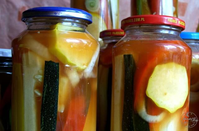 Cukinia w zalewie keczupowej