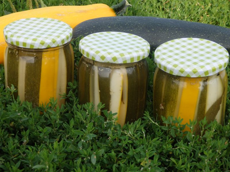 Cukinia w zalewie musztardowej Cukinia w zalewie musztardowej