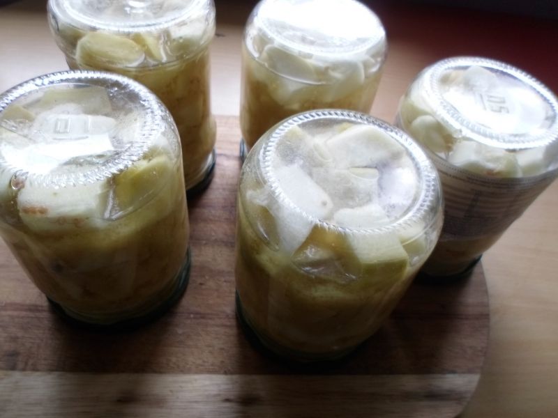 Cukinia w zalewie musztardowej