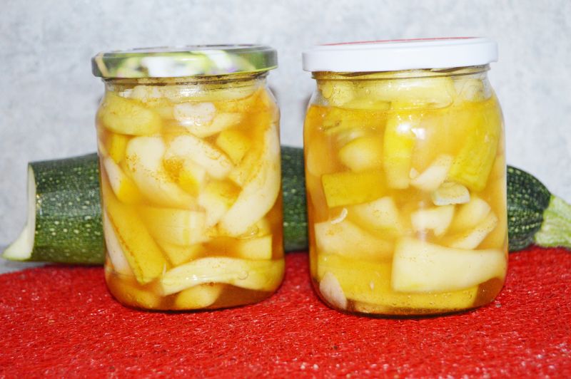 Cukinia z chilli do słoików na zimę Cukinia z chilli do słoików na zimę