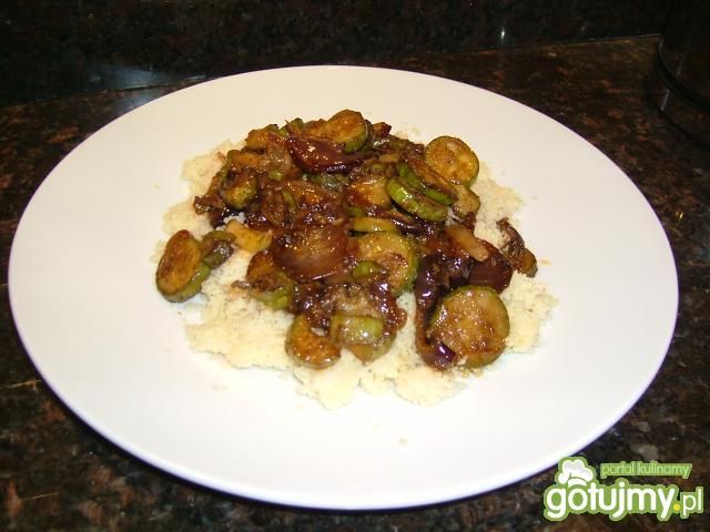 Cukinia z kaszą kuskus