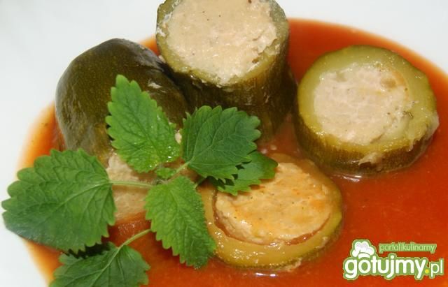 Cukinia z kuskusem i mielonym z indyka Cukinia z kuskusem i mielonym z indyka