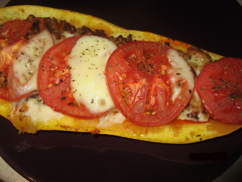 Cukinia z mielonym, pomidorami i mozzarellą Cukinia z mielonym, pomidorami i mozzarellą