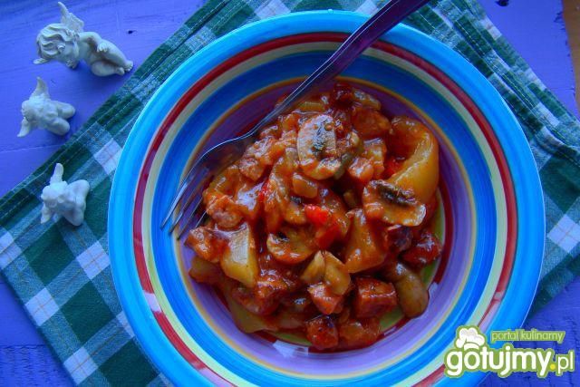 Cukinia z papryką i pieczarkami  Cukinia z papryką i pieczarkami