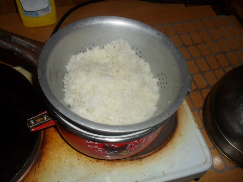 Cukinia z ryżem w sosie jajeczno-winnym