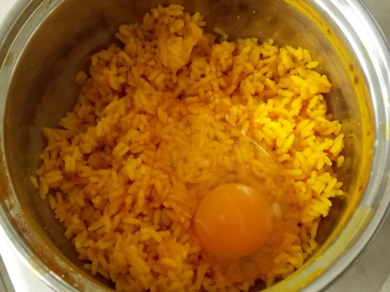 Cukinia zapiekana z żółtym ryżem