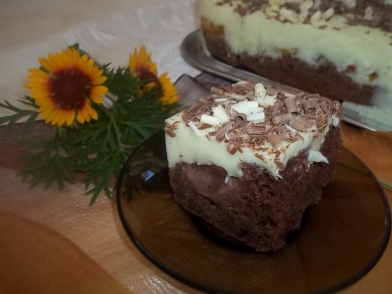 Cukiniowe ciasto ze śliwkami i pianką Cukiniowe ciasto ze śliwkami i pianką