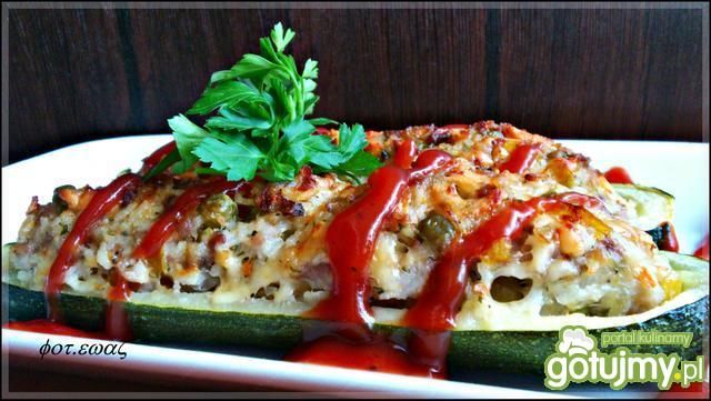 Cukiniowe łódeczki