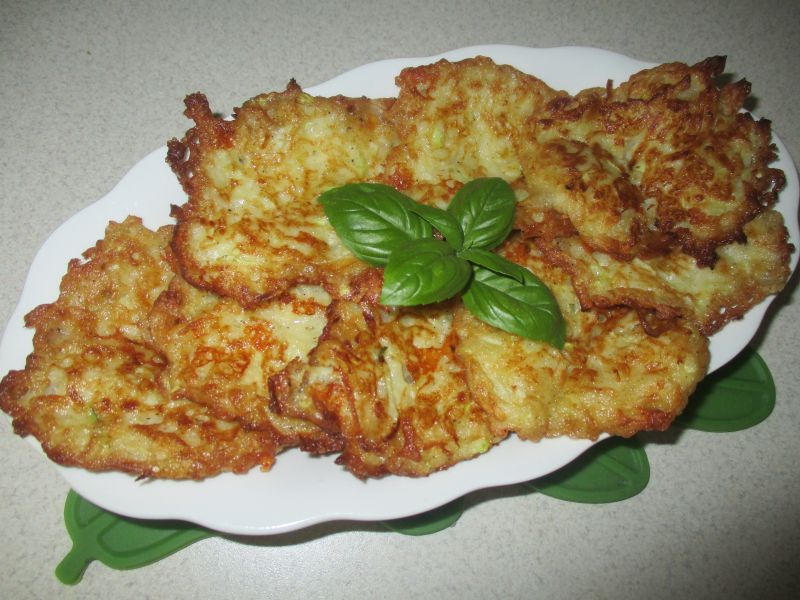 Cukiniowe placuszki z majonezem