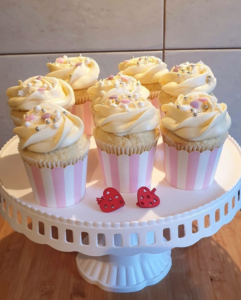 Cupcake kokosowe z kremem lemon curd Cupcake kokosowe z kremem lemon curd