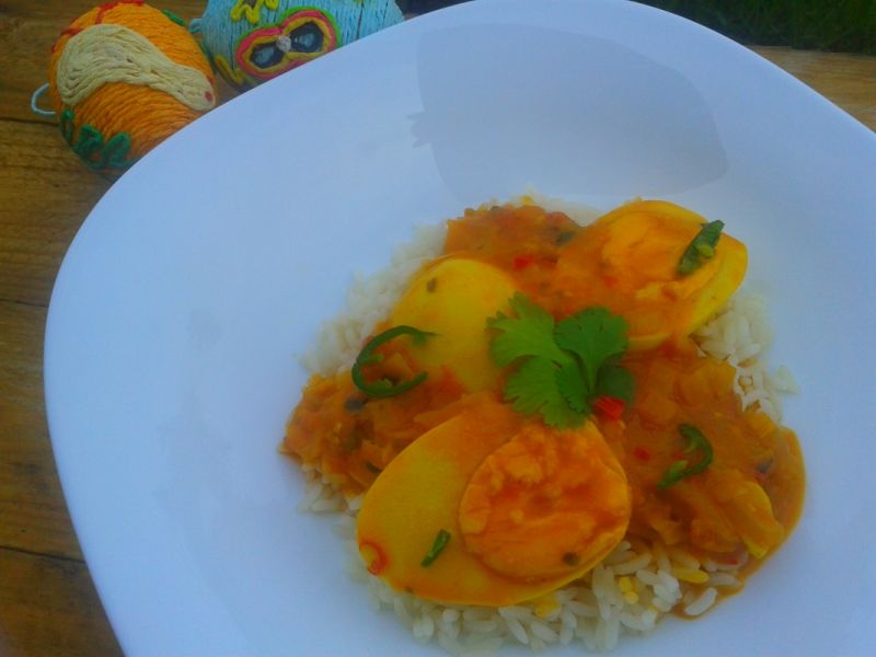 Curry jajeczne z mlekiem kokosowym 