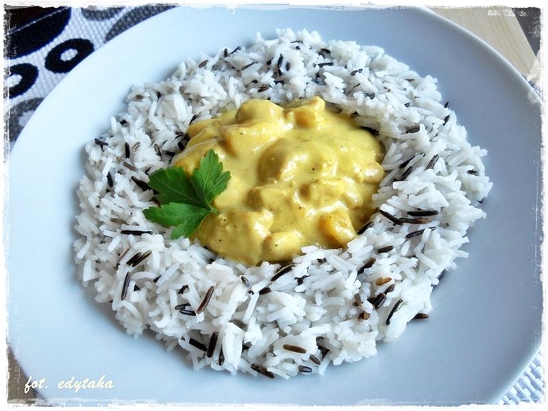 Curry z kurczaka i mango w mleczku kokosowym