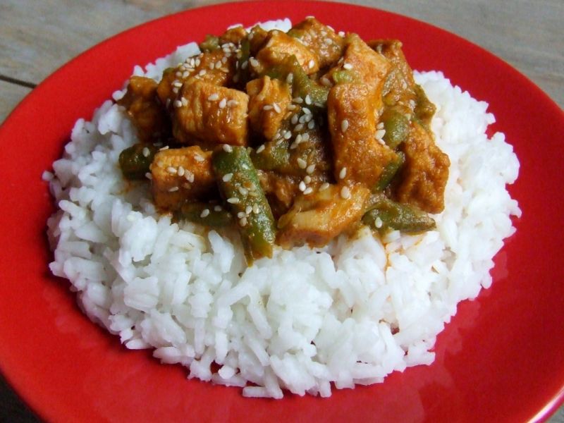 Curry z kurczaka z fasolką szparagową Curry z kurczaka z fasolką szparagową