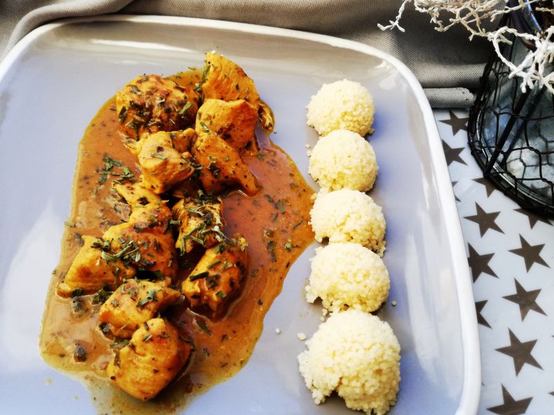 Curry z kurczakiem i kuskusem Curry z kurczakiem i kuskusem