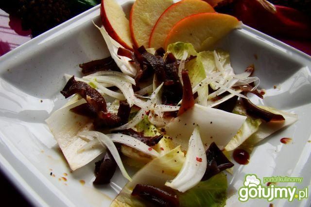 Cykoria z grzybami mun i sosem sojowym Cykoria z grzybami mun i sosem sojowym