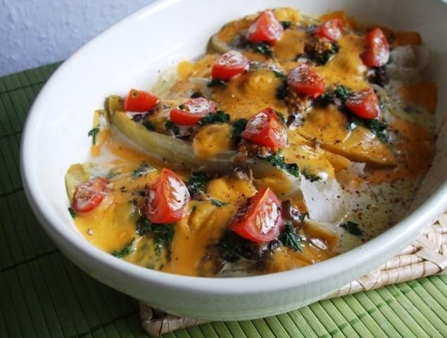 Cykoria z pieczarkami, szpinakiem, serem Cykoria z pieczarkami, szpinakiem, serem