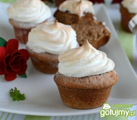 Cynamonki pod bezową czapeczką