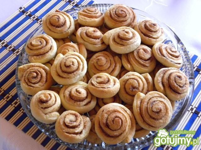 Cynamonki z rodzynkami Cynamonki z rodzynkami