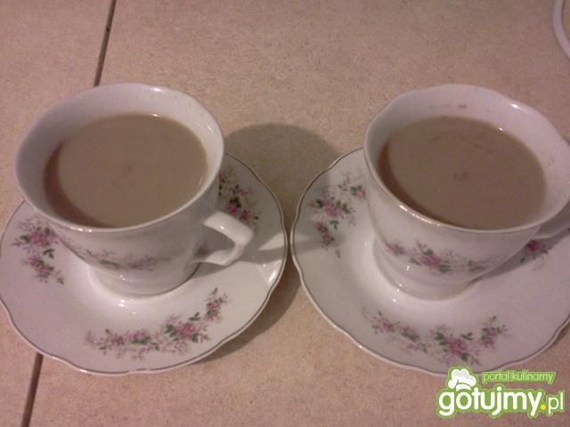 Cynamonowa kawka z zaparzacza