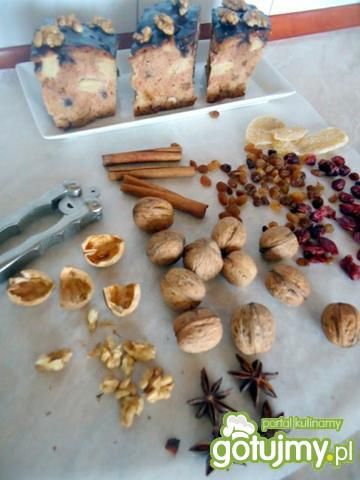 Cynamonowe ciasto z jabłkami i imbirem