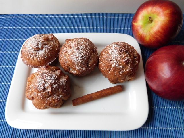 Cynamonowe muffiny z jabłkami Cynamonowe muffiny z jabłkami