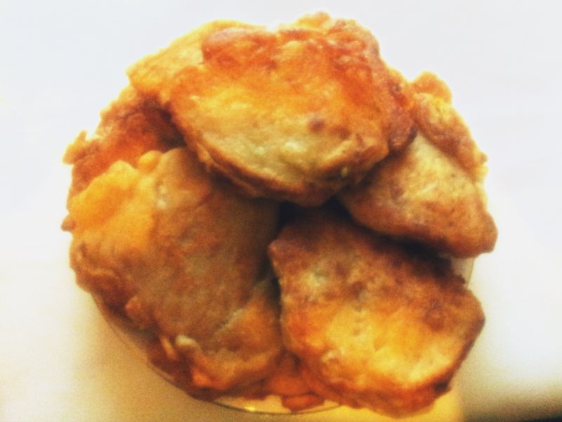 Cynamonowe placuszki z młodym rabarbarem. Cynamonowe placuszki z młodym rabarbarem.