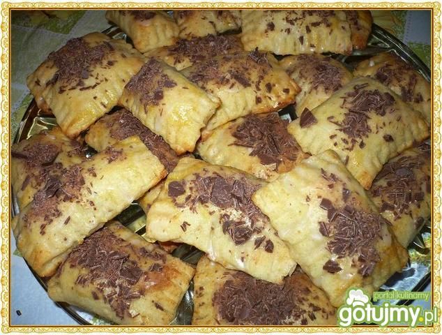 Cynamonowe poduszeczki z lukrem Cynamonowe poduszeczki z lukrem