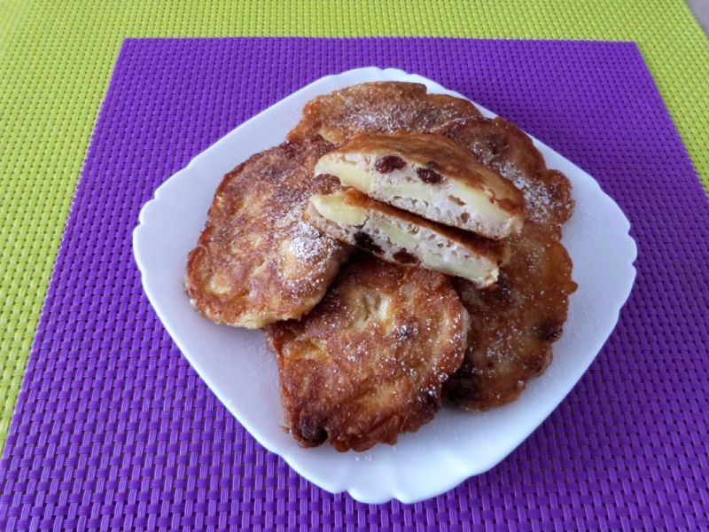 Cynamonowe racuchy z ryżem i jabłkami