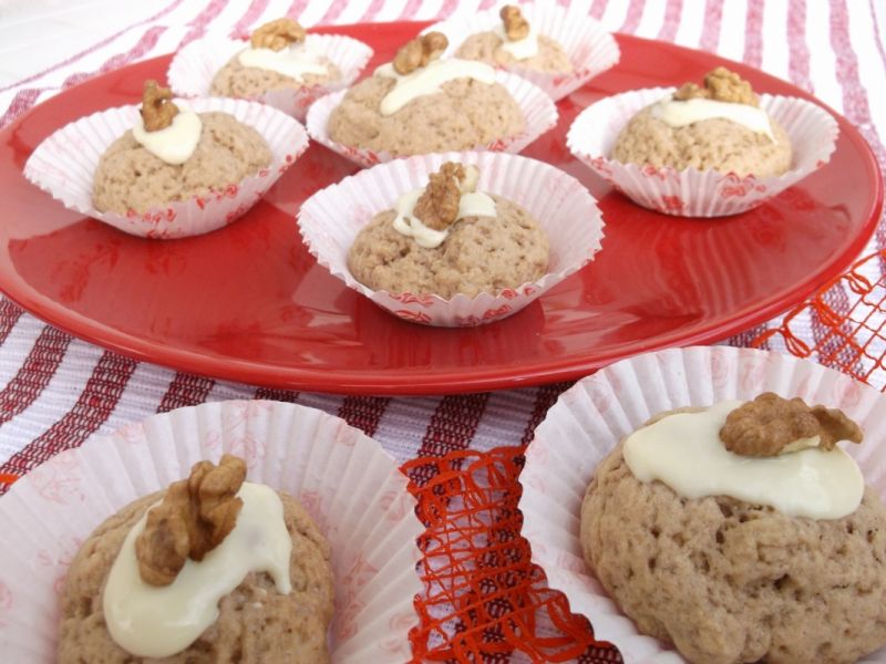 Cynamonowo-orzechowe kule Cynamonowo-orzechowe kule