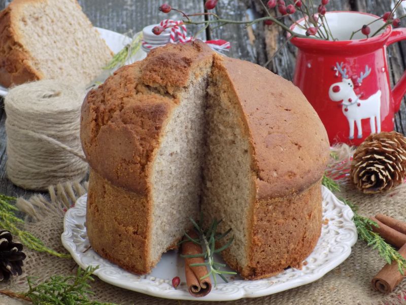 Cynamonowo-pomarańczowe ciasto świąteczne