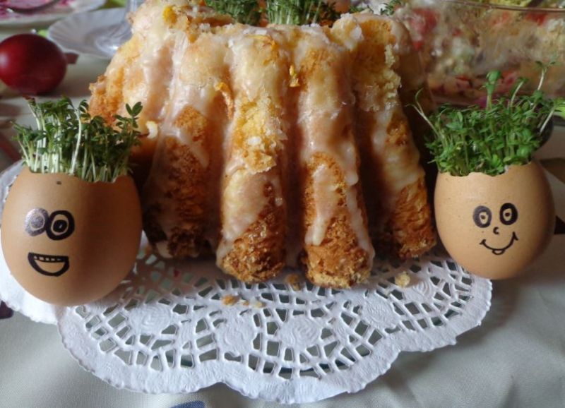 Cytrynowa baba wielkanocna