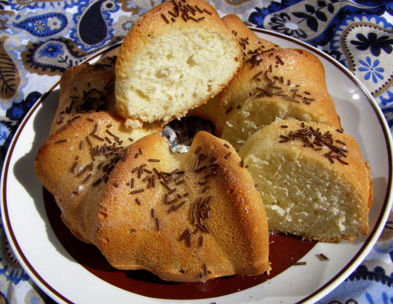 Cytrynowa babka na białkach