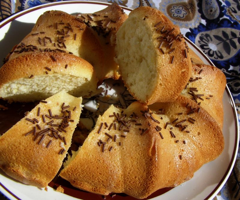 Cytrynowa babka na białkach