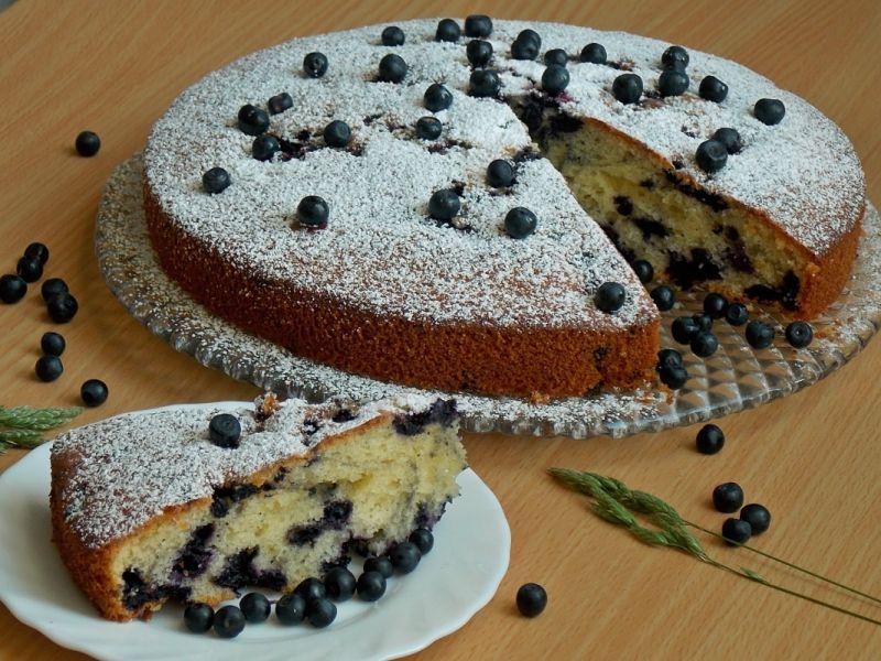 Cytrynowe ciasto z jagodami