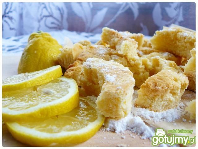 Cytrynowe księżyce