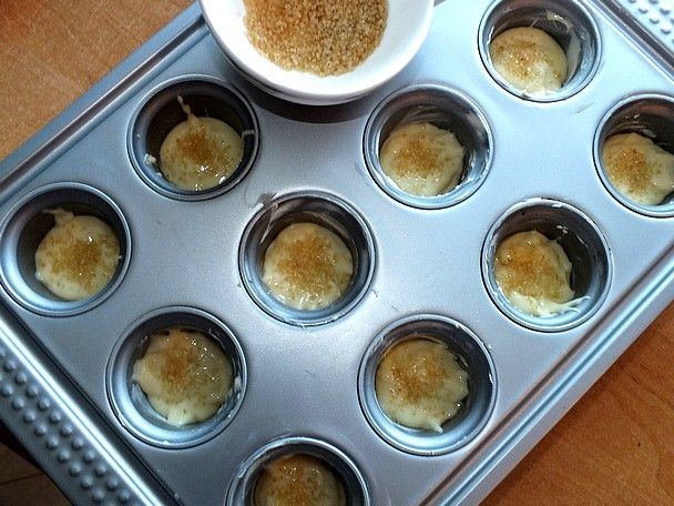 Cytrynowe muffinki posypane trzcinowym cukrem